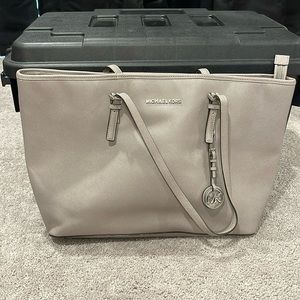 Micheal Kors Jet Set Tote